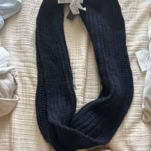 Abercrombie & Fitch Black Knit Scarf